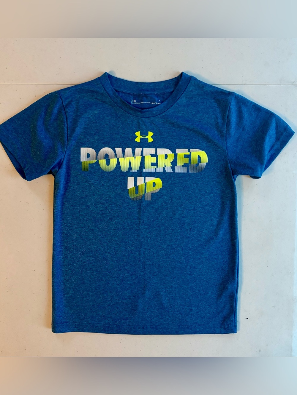 Under Armour HeatGear Powered Up Graphic T-Shirt Boys Size 6 Blue